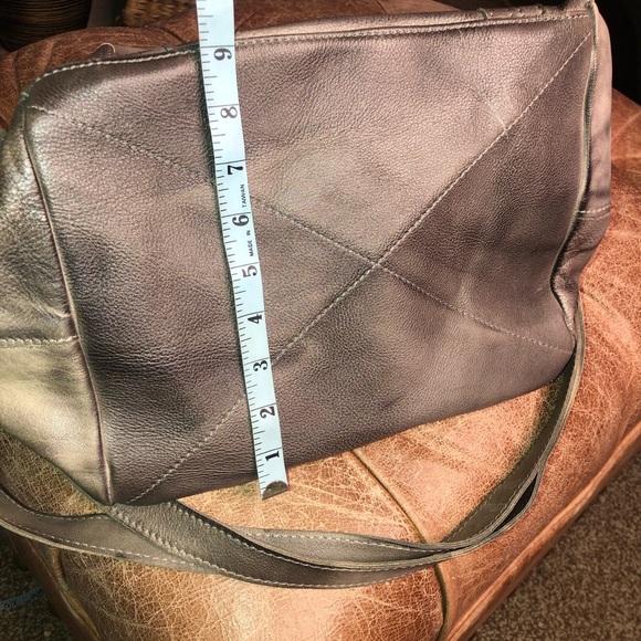 Distressed grey leather Made in Italy bag - Picture 9 of 12